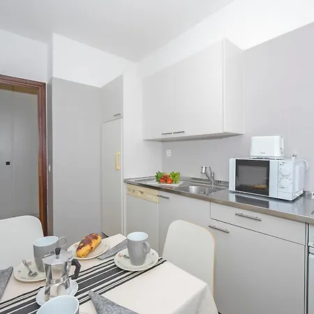 Casa Taddei With Terrace View & Parking - Happy Apartment