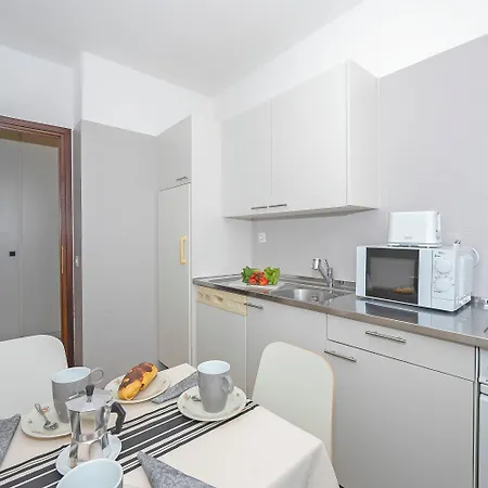 Apartment Casa Taddei With Terrace View & Parking - Happy *